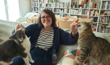 Pauline Le Gall avec ses chats © Christophe Pluchon