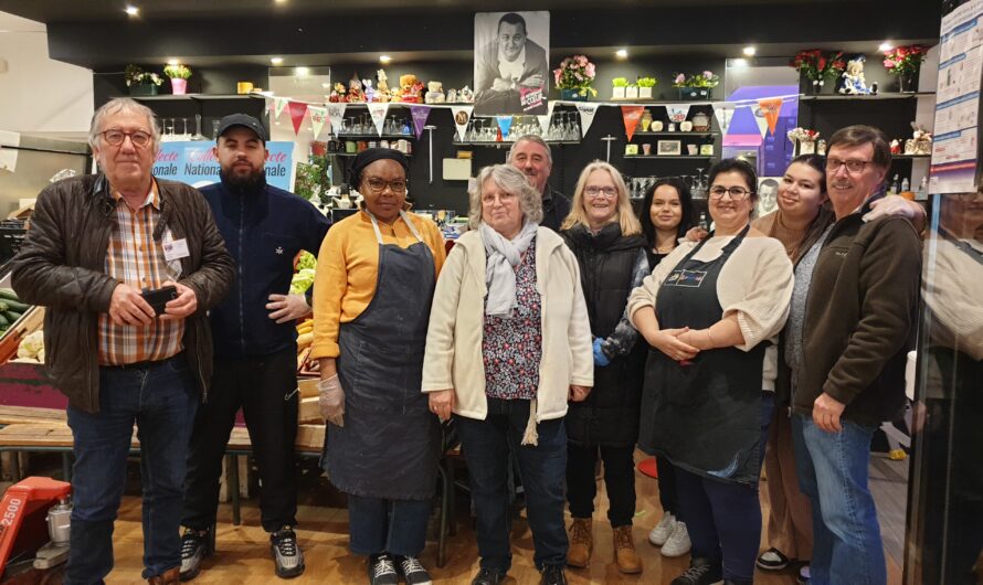 Avec les bénévoles des Restos du Cœur de Brest © Christophe Pluchon